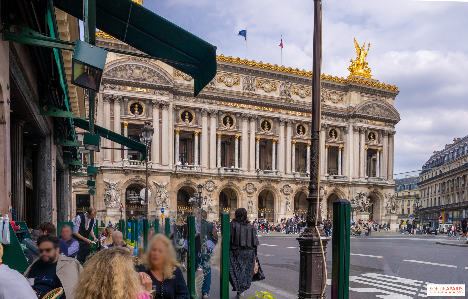 Opéra Garnier actuellement en travaux, la façade du bâtiment est