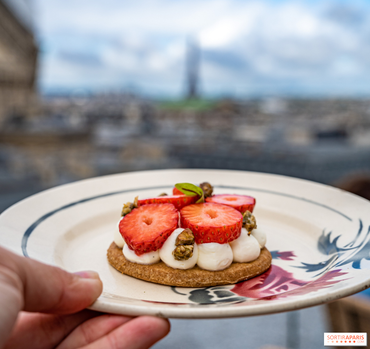 Galeries Lafayette - It's time for a rooftop dinner at Galeries Lafayette  to make the most of the sunny weather! 📸 by jezza.pritchard #paris  #parismonamour #mylittleparis #emilyinparis #巴黎 #loves_paris #parisjetaime  #parisianvibe #
