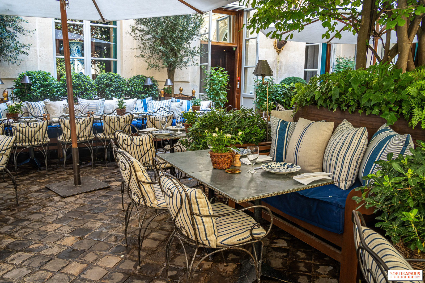 Ralph´s - Ralph Lauren´s beautiful courtyard restaurant in Paris