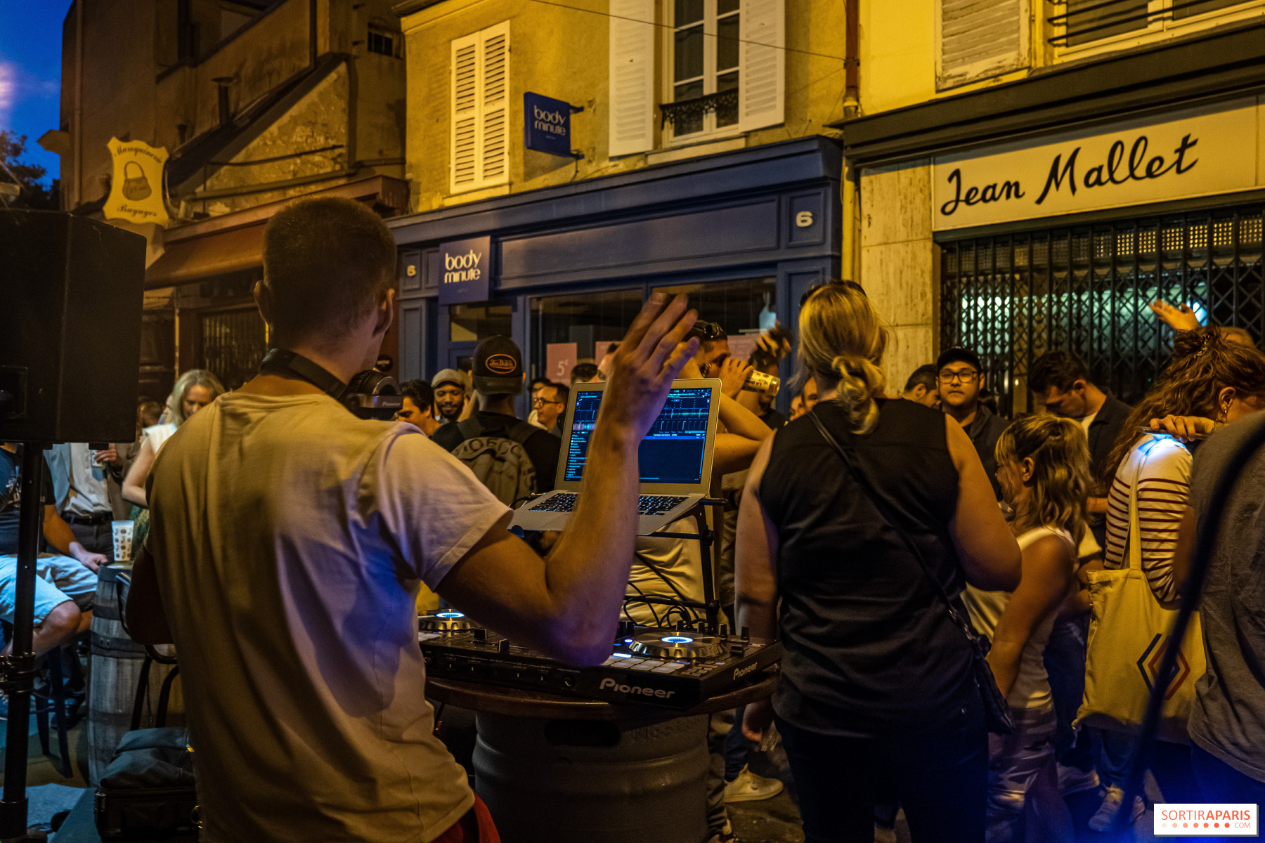 10 Songs You're Sure to Hear at a French Karaoke Soirée