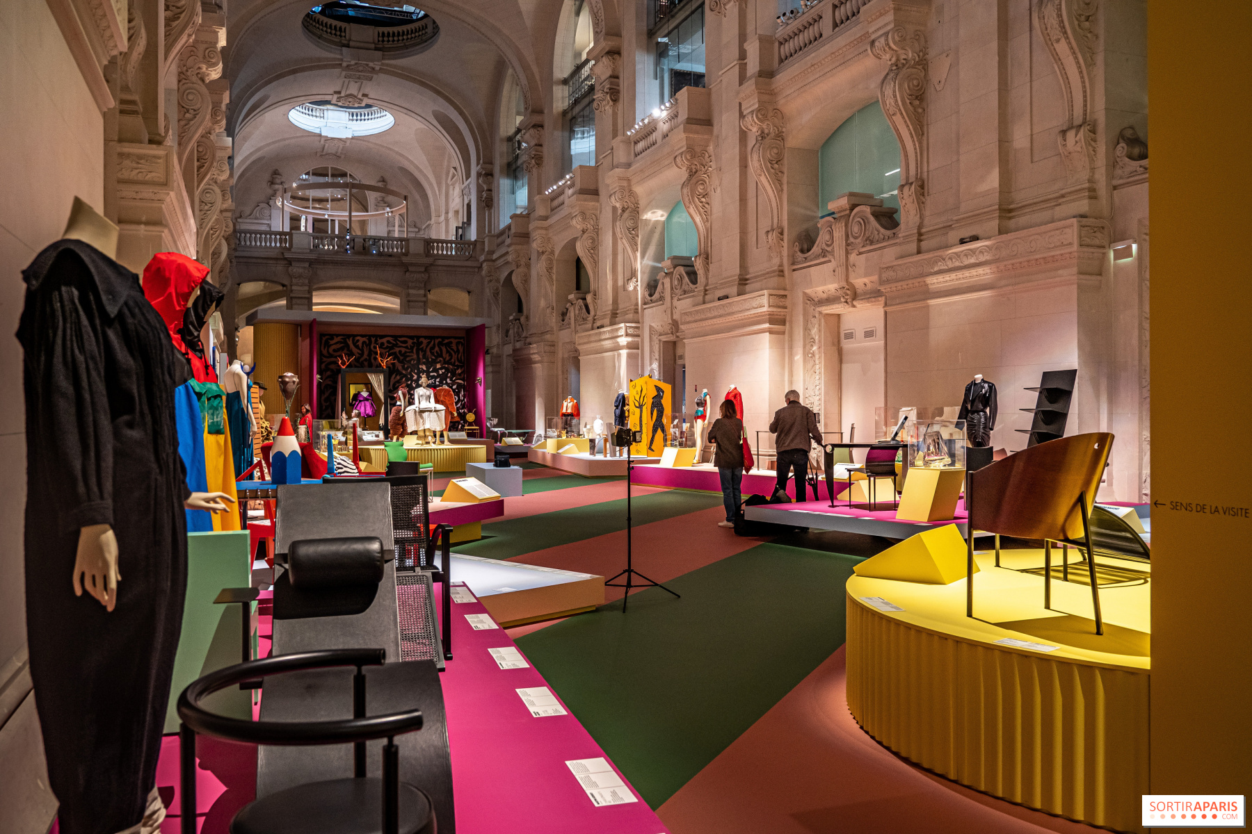 Années 80 exhibition at the Musée des Arts Décoratifs, dive into fashion,  design and graphic design 
