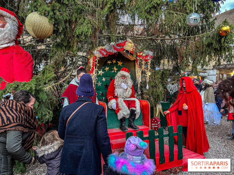 Où faire des photos avec le Père Noël en 2024 : les lieux où rencontrer Santa-Claus à Paris