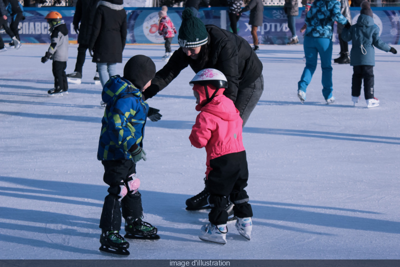 La patinoire du marché de Noël de Rambouillet (78), pour patiner sous les illuminations